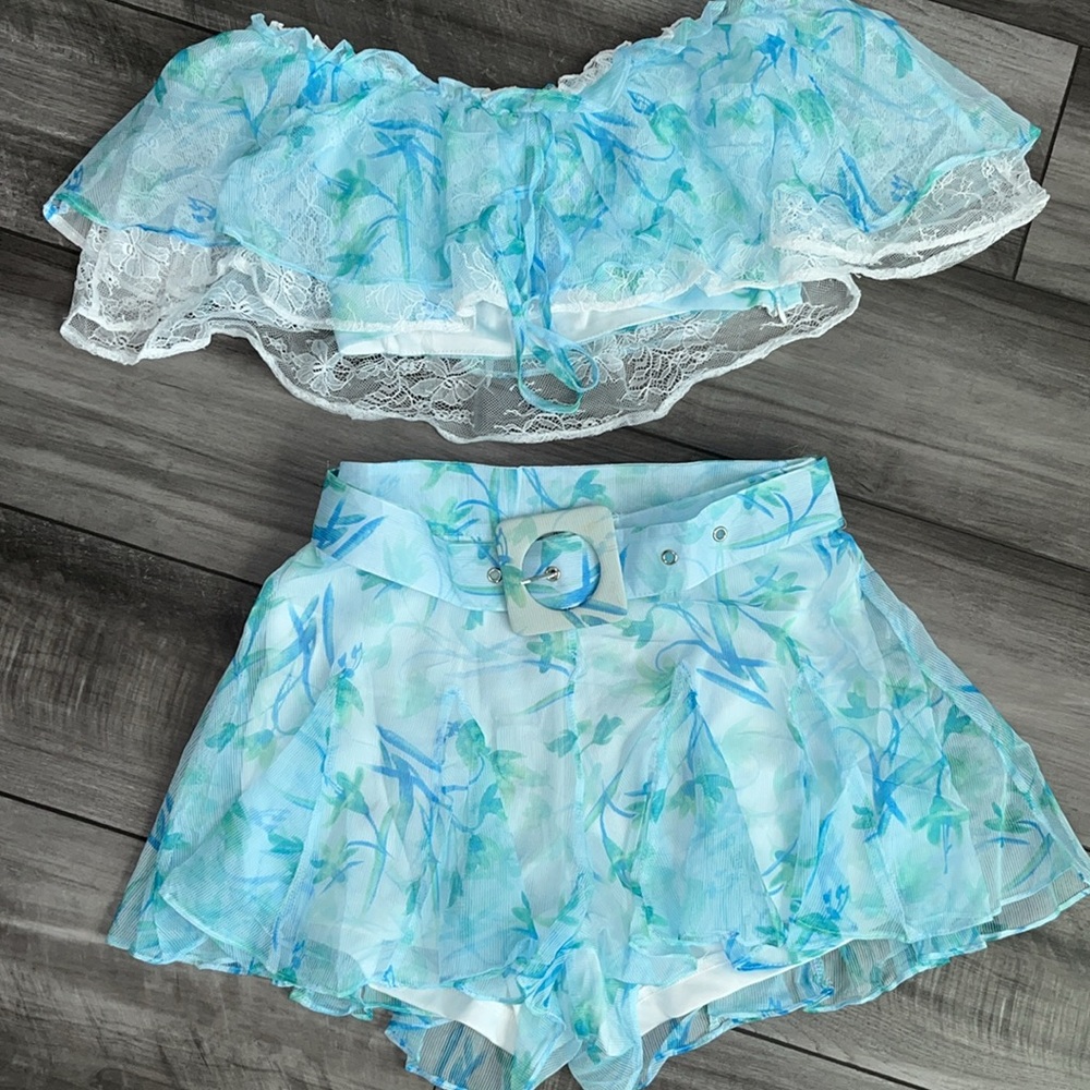 Blue Floral Off-Shoulder Top and Shorts Set - Picture 5 of 9